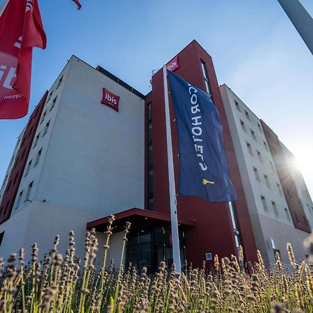 Ibis Hotel Plzen Bagian luar foto