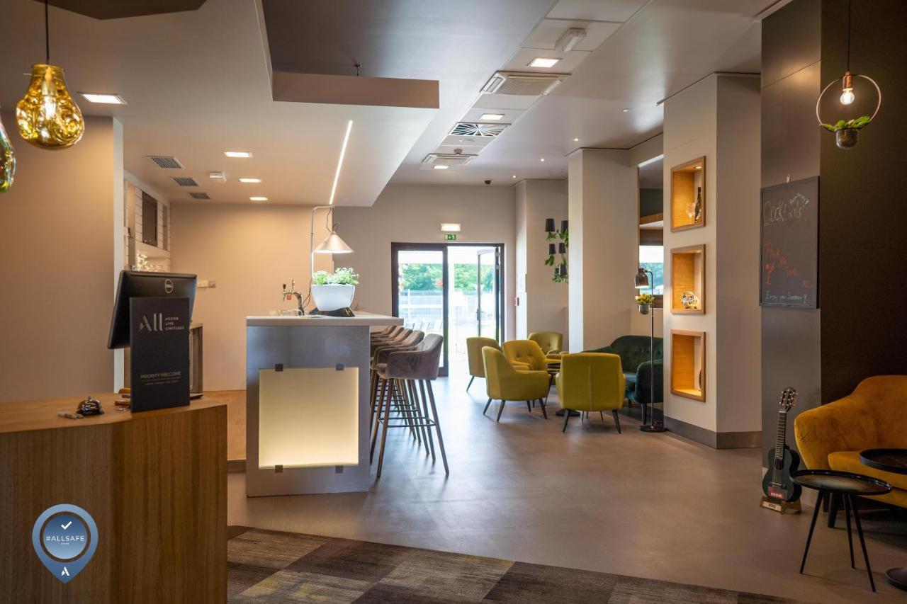 Ibis Hotel Plzen Bagian luar foto