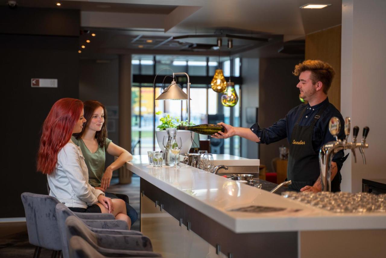 Ibis Hotel Plzen Bagian luar foto