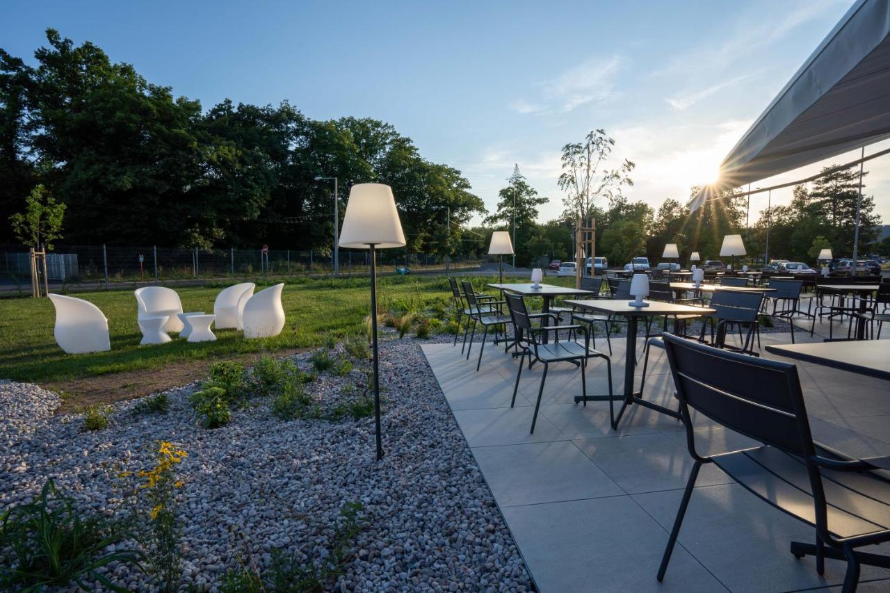Ibis Hotel Plzen Bagian luar foto