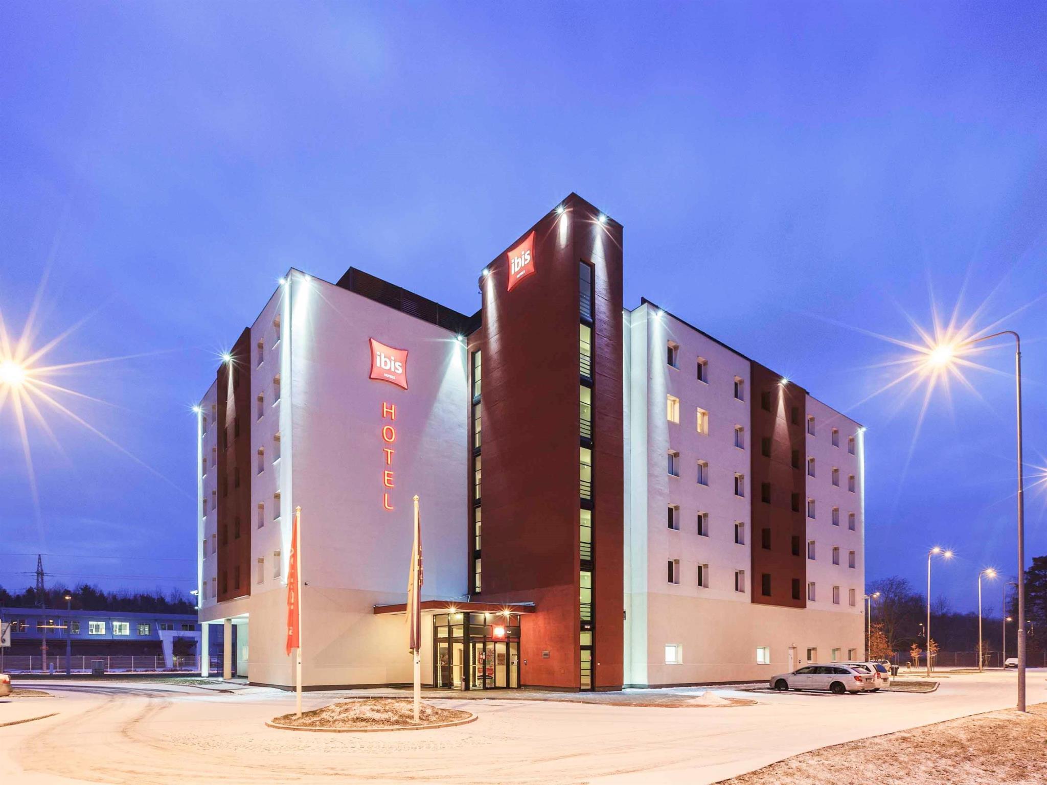 Ibis Hotel Plzen Bagian luar foto