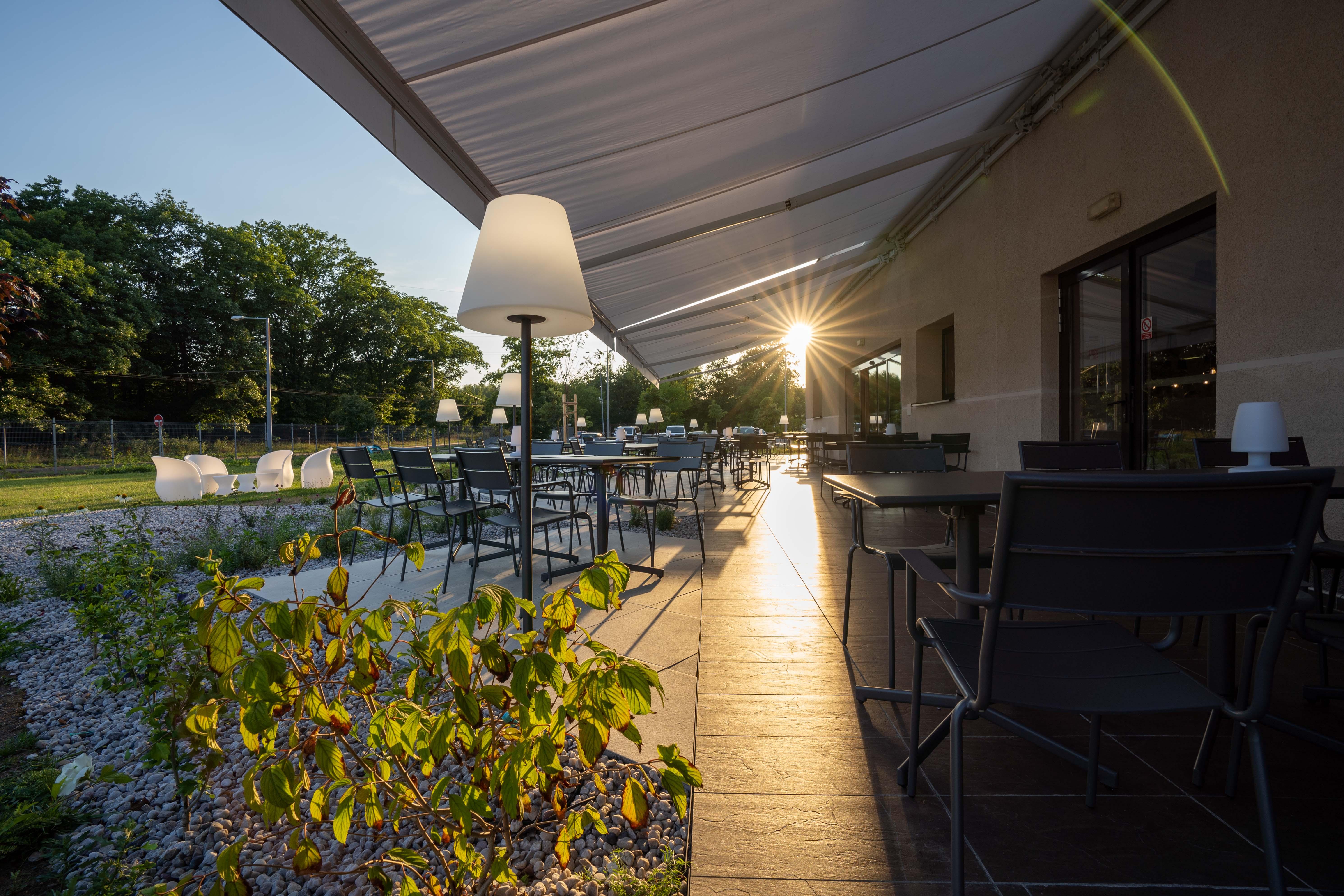 Ibis Hotel Plzen Bagian luar foto