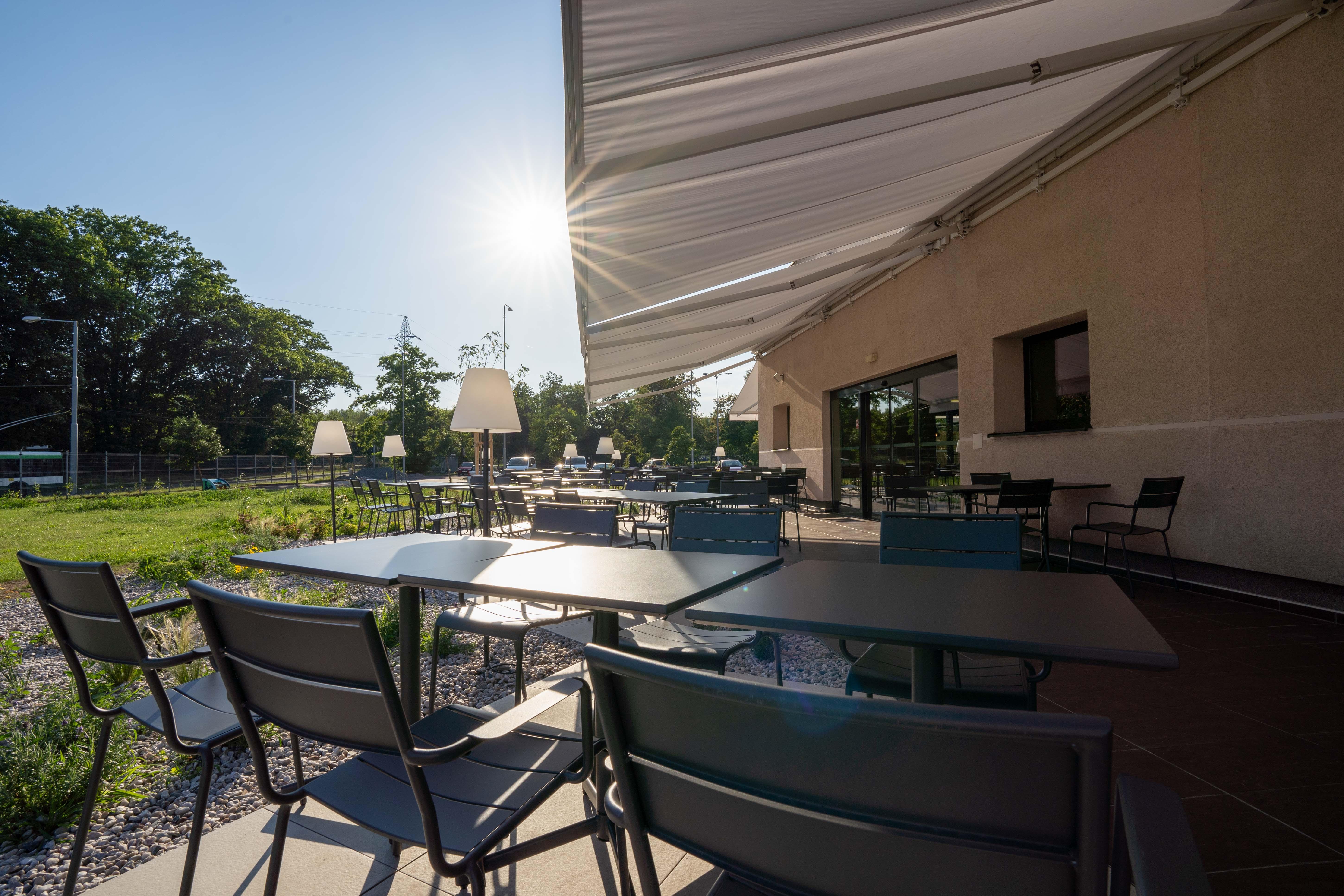 Ibis Hotel Plzen Bagian luar foto