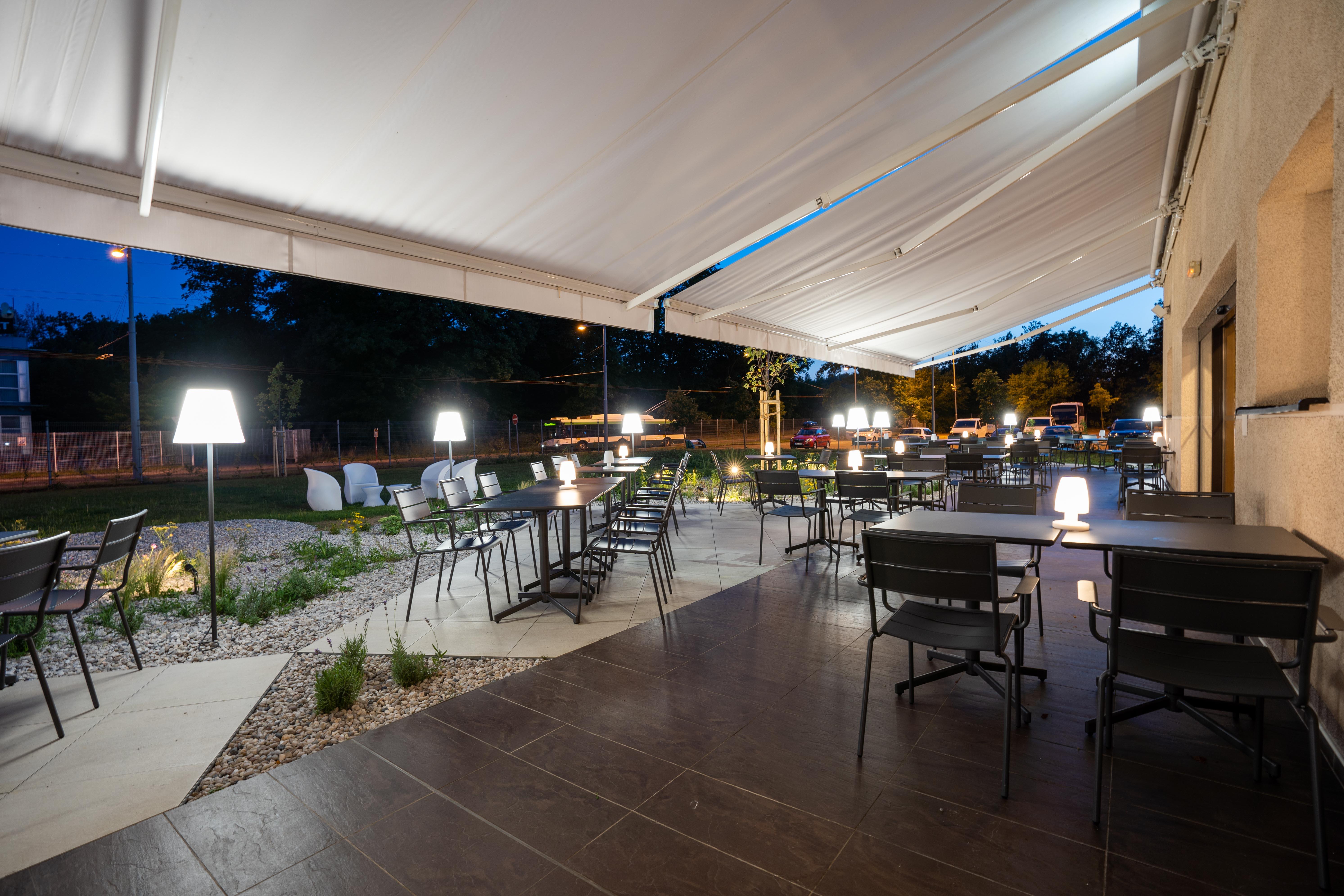 Ibis Hotel Plzen Bagian luar foto