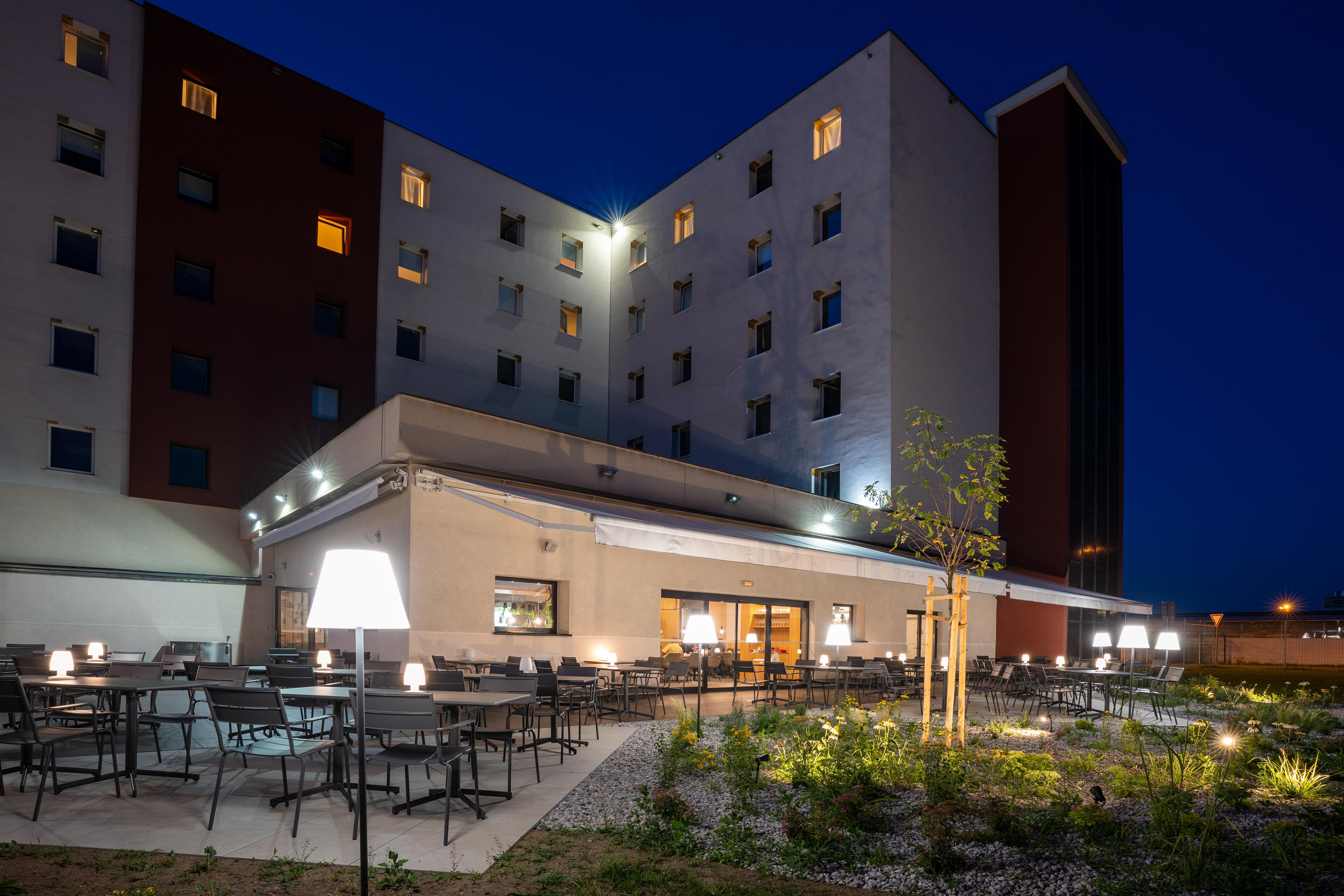 Ibis Hotel Plzen Bagian luar foto
