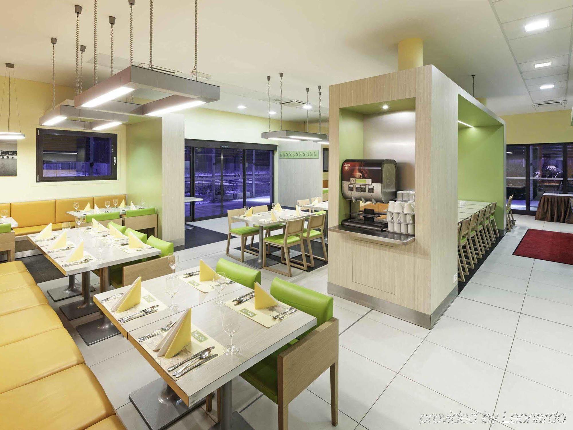 Ibis Hotel Plzen Bagian luar foto